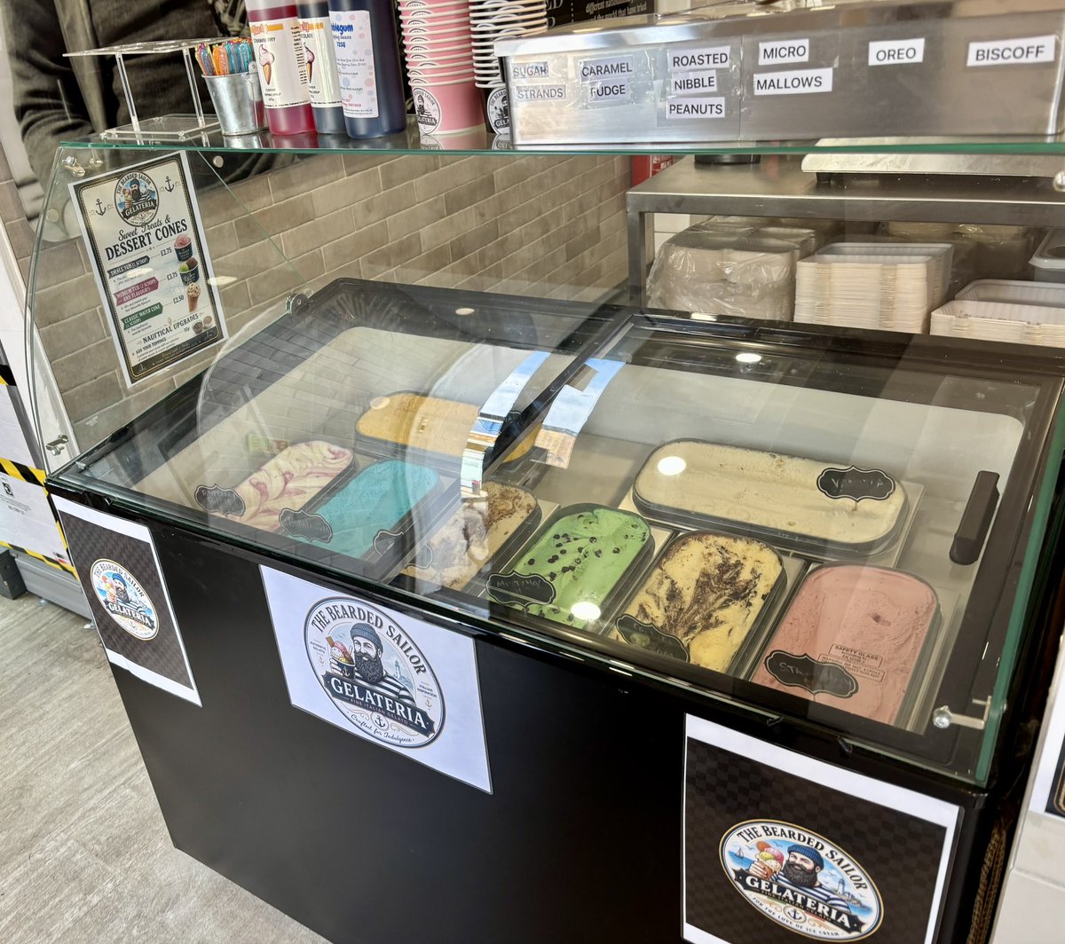 AlastairReviews's tweet photo. Local chip shop now sells ice cream…so that’s another nail in my diet coffin https://t.co/4QAg4c2ti4