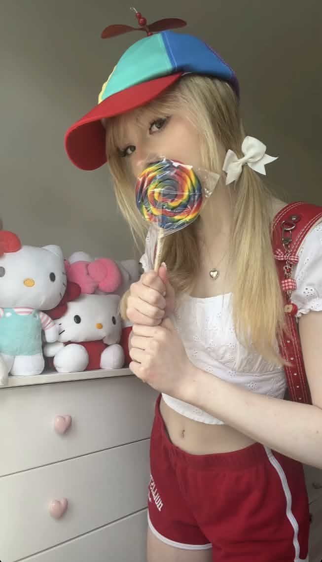 brxxttydolly's tweet photo. I Fricken love Lollipops🍭🍭🍭🍭🍭 https://t.co/gCWfjCb6Ca