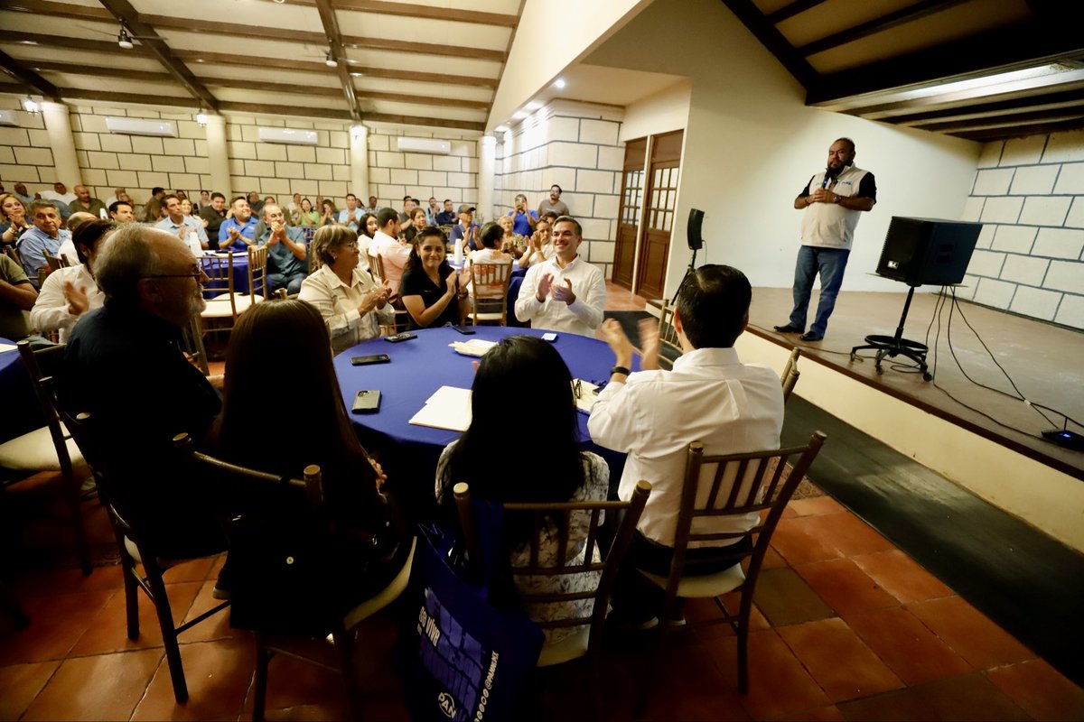 PANNLMX's tweet photo. 🔵 Linares se llena de unidad y entusiasmo. 💙
Seguimos sumando esfuerzos y fortaleciendo el trabajo por Nuevo León. 🙌
#PANNL #Linares #FuerzaAzul https://t.co/jjMg5sBZVb
