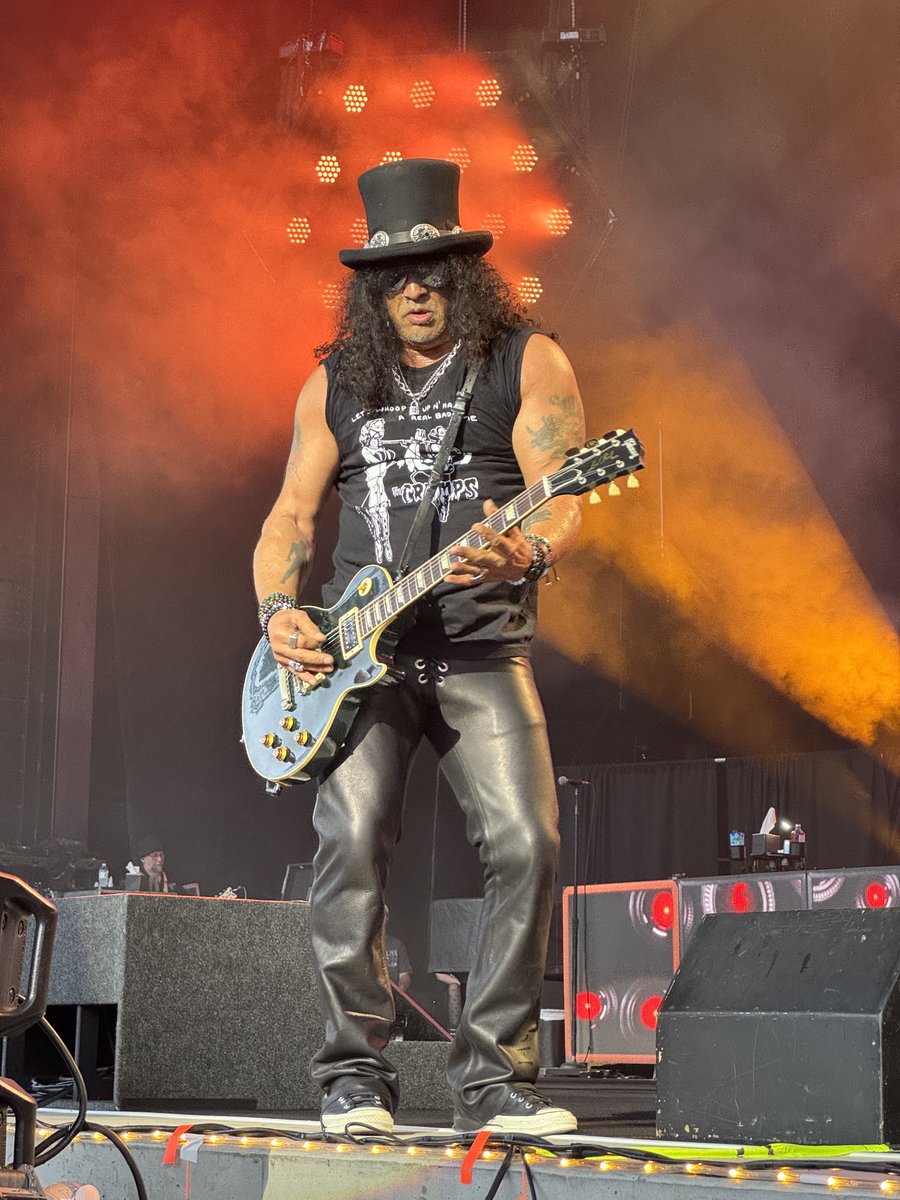 Voncaster1's tweet photo. On August 8, 2026 I saw @gunsnroses at the @MysticLakeAmp in Shakopee MN. It was my 4th time seeing GN'R!
It was a great venue.
It was a great band.
It was an amazing night!
(1 of 2) https://t.co/NQXwDtBSX7