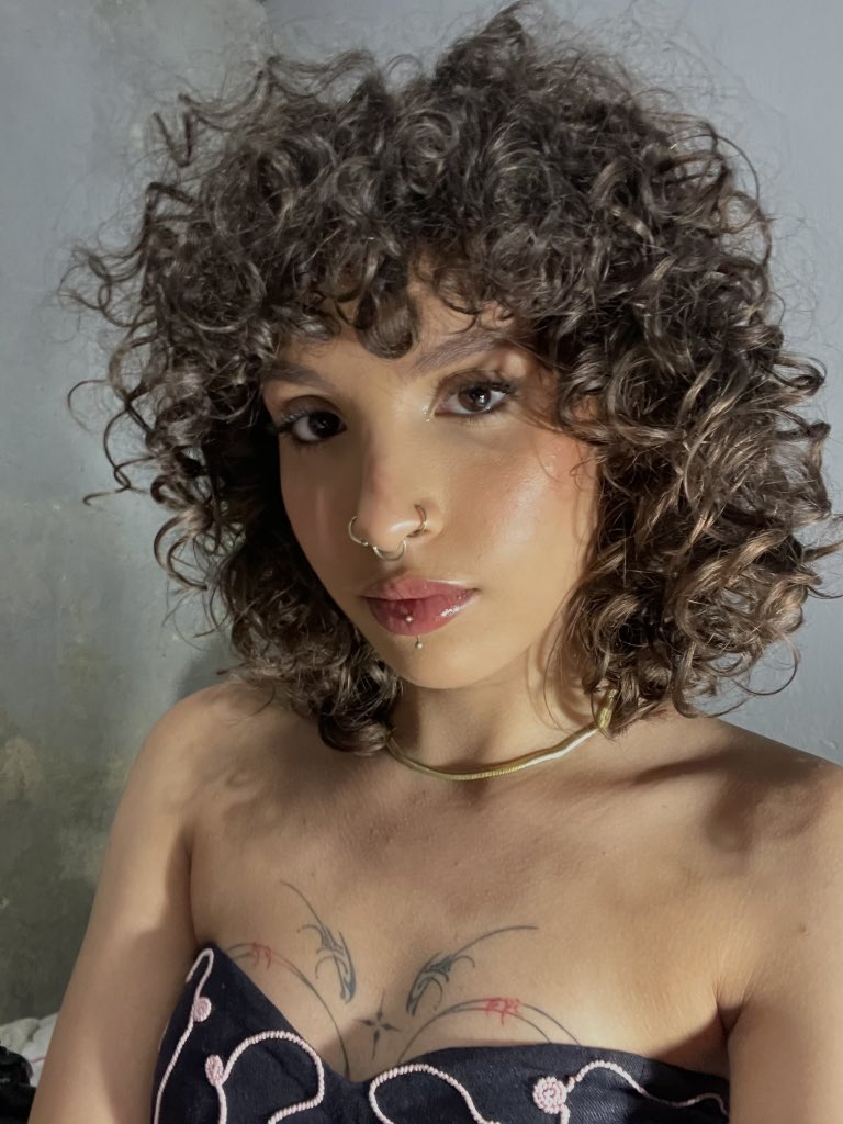 dor_aqui's tweet photo. eu no picrew x eu na vida real 💋 https://t.co/EgYPJbvs0l