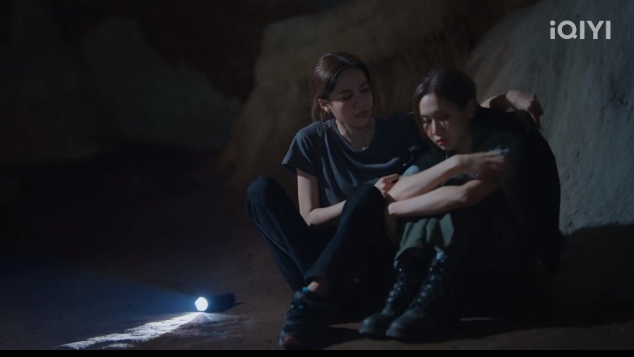 multistanmd's tweet photo. She wasn't there 15 yrs ago but she's here now and not even Aunt Nee can hurt Phrao, gotta say Namneung and Noey's incredible acting and chemistry really did this series justice

THE FIRE LOVE IN DOUBT
#โซ่รักอัคนีตอนที่6 https://t.co/REEDRHWQqz