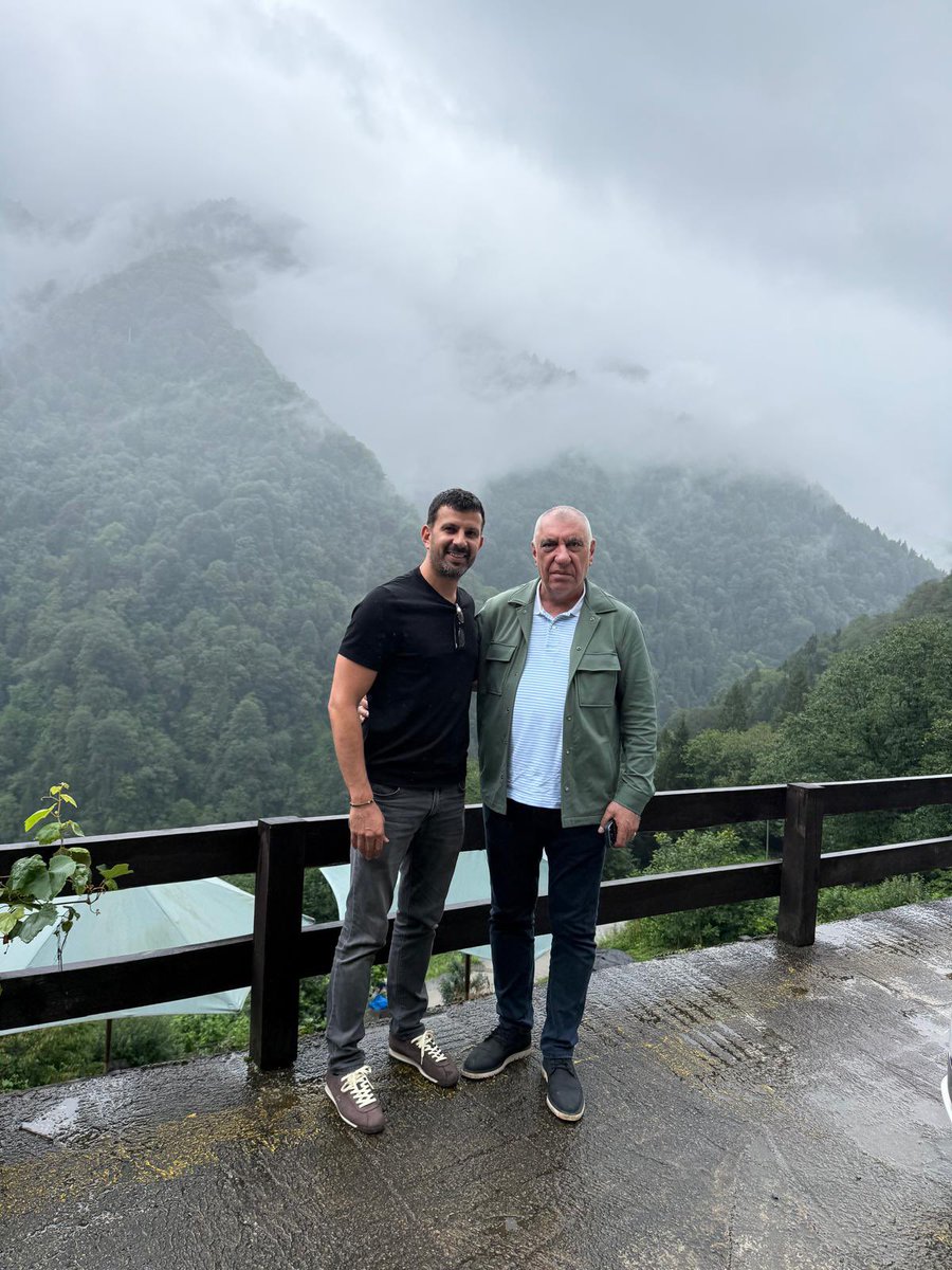 AsyaCezmi's tweet photo. Bir insana değer vermek,özen göstermek, onun kıymetini bilmekde bir kültürdür. Bunun eğitimi yok,kitaplarda yazmaz
Yolu insan olmaktan geçer https://t.co/Jt0h0XJwdw