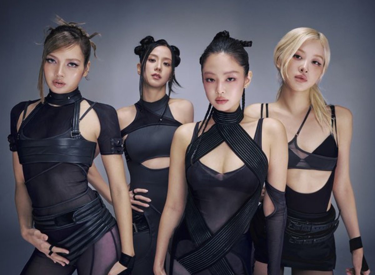 BLACKPINKSCRAVE's tweet photo. Gracie Abrams shares her reaction to seeing BLACKPINK perform live! 

"It's the equivalent of a human fireworks show. It's a finale in every song, no low energy, no place to hide." https://t.co/mBN4UDD3Pj