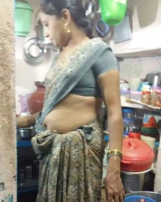 LustDevilHere's tweet photo. Ipdi oru aunty pakkathu veetla irundha epdi aavuthu avala othurnum da samy, pacha thevidiya innocent face ah vechu veri eathura. Thoppula paru adhu echa thuppi nakkanum! Purasunku theriyama mulusa sugatha koduppa. Nalla othu anuba veikalam. Okkura olu la namaku adimai aaganum. https://t.co/4bXcNZlJuv