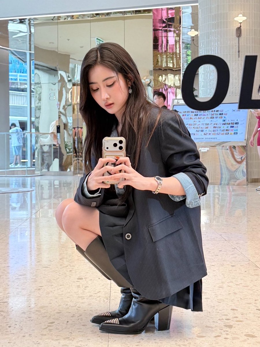 paladong_k's tweet photo. คนแรก                                                     คนเดิม

#YokoApasra‌ @Yoko_apasra https://t.co/hNOwSIoYlD