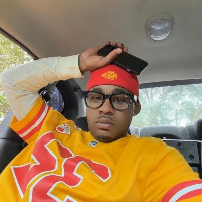 ExtrA_grAmzz77's tweet photo. #NewProfilePic https://t.co/dI3xKT5NAK