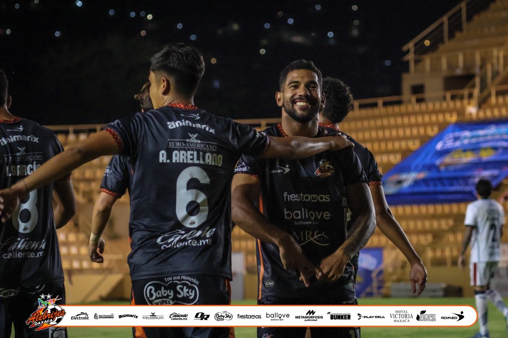 AlebrijesOaxaca's tweet photo. 📸🔥| Las imágenes de nuestra victoria 1-0 🆚 @TepatitlanFC con gol de Andrey Andrade, correspondiente a la jornada 4 de la @LigaMXExpansion 

#LaPasiónPermanece🖤🧡 https://t.co/eSqom8HC0S
