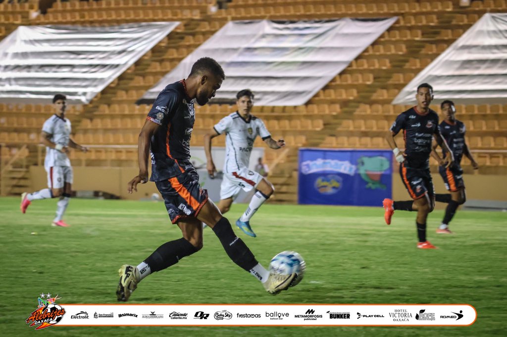 AlebrijesOaxaca's tweet photo. 📸🔥| Las imágenes de nuestra victoria 1-0 🆚 @TepatitlanFC con gol de Andrey Andrade, correspondiente a la jornada 4 de la @LigaMXExpansion 

#LaPasiónPermanece🖤🧡 https://t.co/eSqom8HC0S