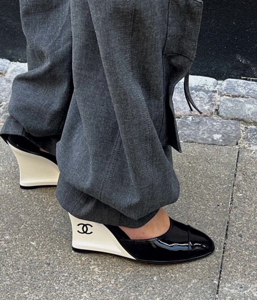 badestoutfit's tweet photo. chanel interlocking cc logo d’orsay pumps https://t.co/vcQqlBceyb