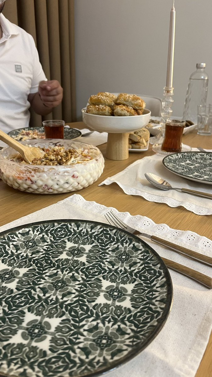 Busracac's tweet photo. akşamın en güzel hali
kalabalık değil kıymetli 🍪🌼 https://t.co/9u3811RWvl