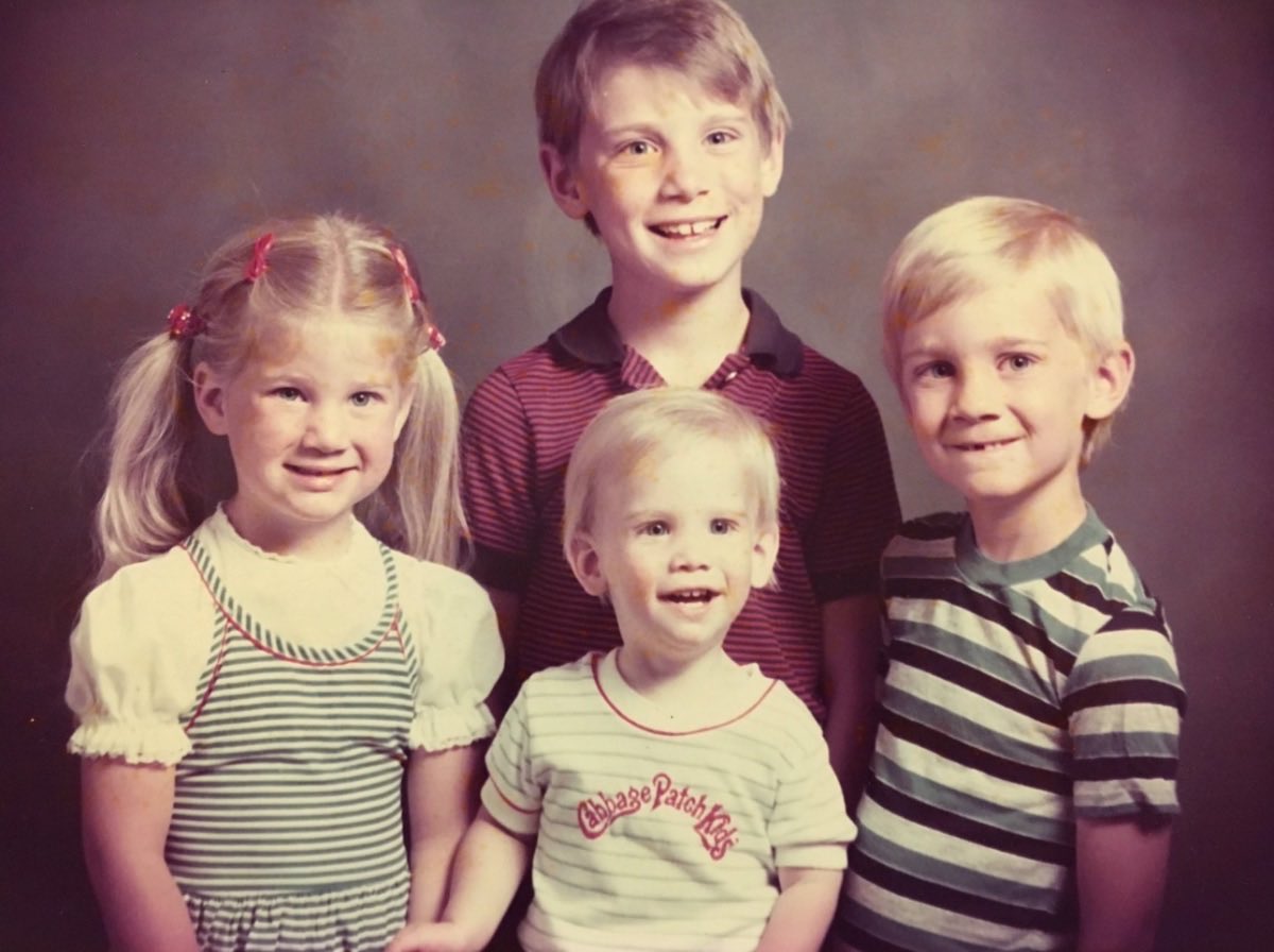 MustardPlays's tweet photo. Happy Birthday to my big brother @DonaldMustard! (Pic: Donald top middle, me bottom middle) Can’t tell you how much I’ve loved watching what he’s done through out my life. He’s truly inspired me to be a better version of myself! https://t.co/gRFx01ZSCa