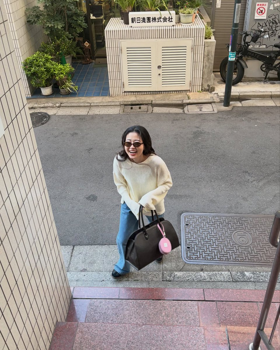 AishaScroglbyu's tweet photo. Greetings from my side ✨ the world is a better place with you in it—go shine today! 🌟
nNYnlx https://t.co/eHGyihClhL