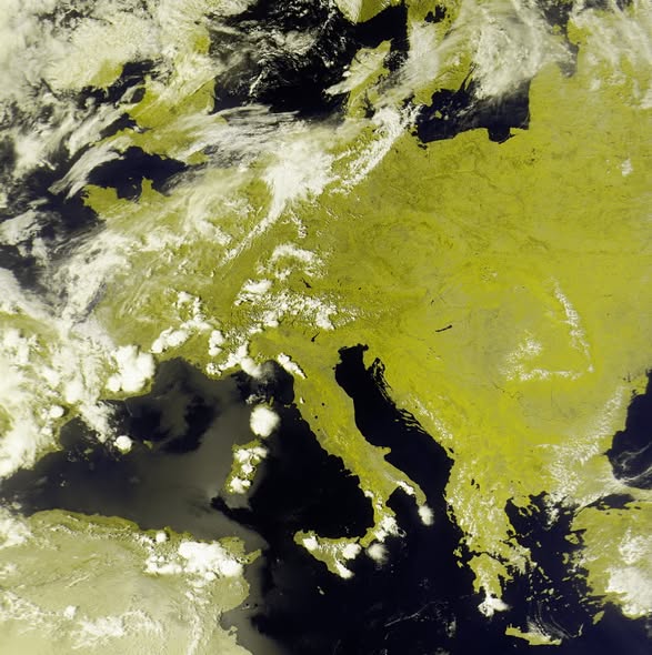 i9663vi's tweet photo. METEO LIVE 2026-08-15 18:00 IT - Meteor M2-N4 M2-N3 Lrpt.
Per maggiori informazioni vai alla pagina-->> https://t.co/Nt8nuhzQr1
#15Agosto #meteo #meteolive #meteor #beltempo #pioggia #temporali #sereno #sole #satellite #stepart #i9666vi
π·#socialidiot https://t.co/mHKy4iOq4k