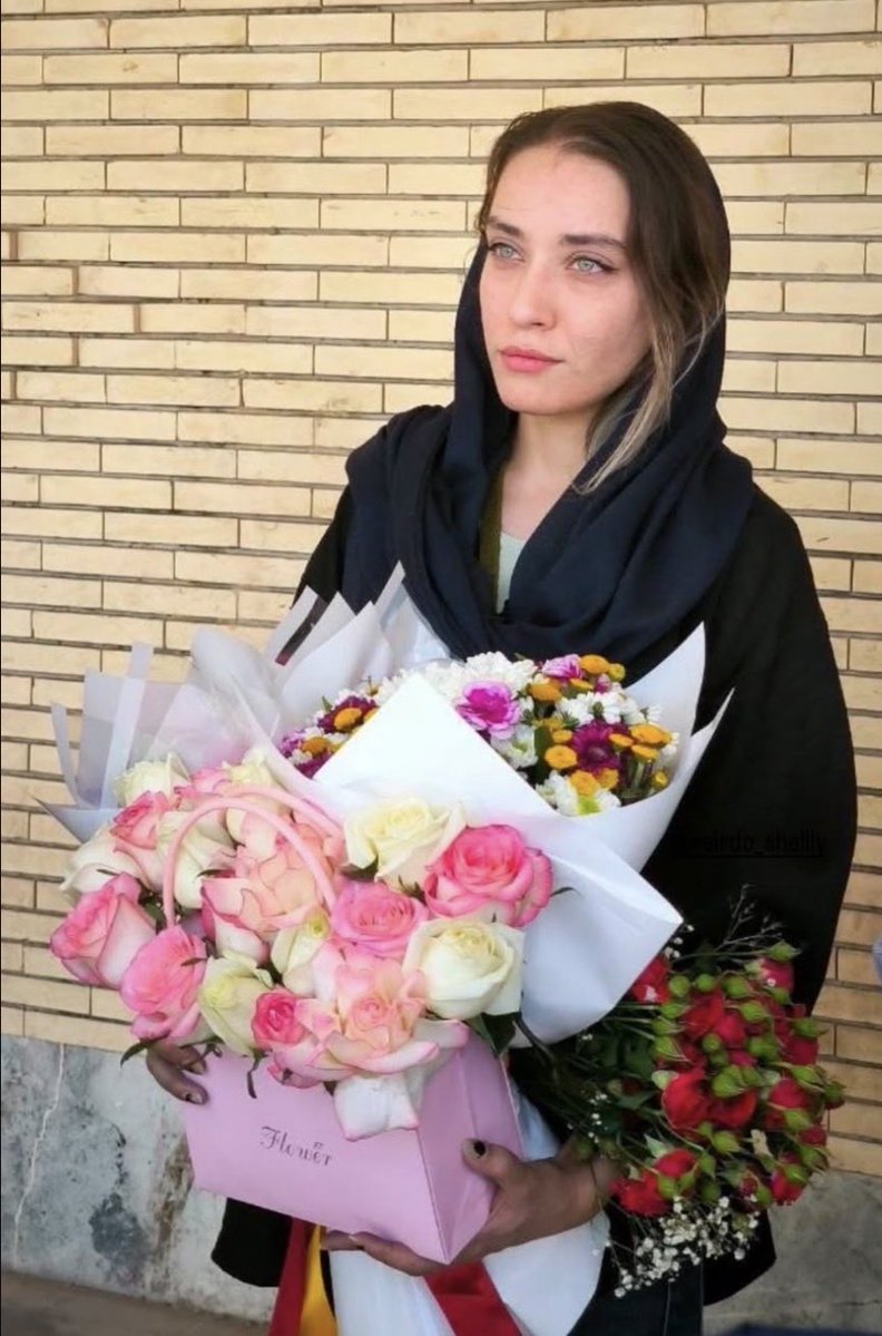 kian_sabeti's tweet photo. #شکیلا_قاسمی پس ۶ماه و ۱۱روز با سپردن وثیقه از زندان کرمان آزاد شد 
#بازداشت_غیرقانونی #بهائیان_ایران #زنان_زندانی https://t.co/rPIwLtRX4O