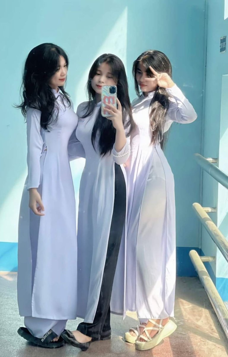 fdzskfd's tweet photo. عشاق الموسيقى. مدمن كحول مستقل. متعطشا لثقافة البوب. مبشر ساحر بمهارة على وسائل التواصل الاجتماعي. https://t.co/6mqiiTIjxS