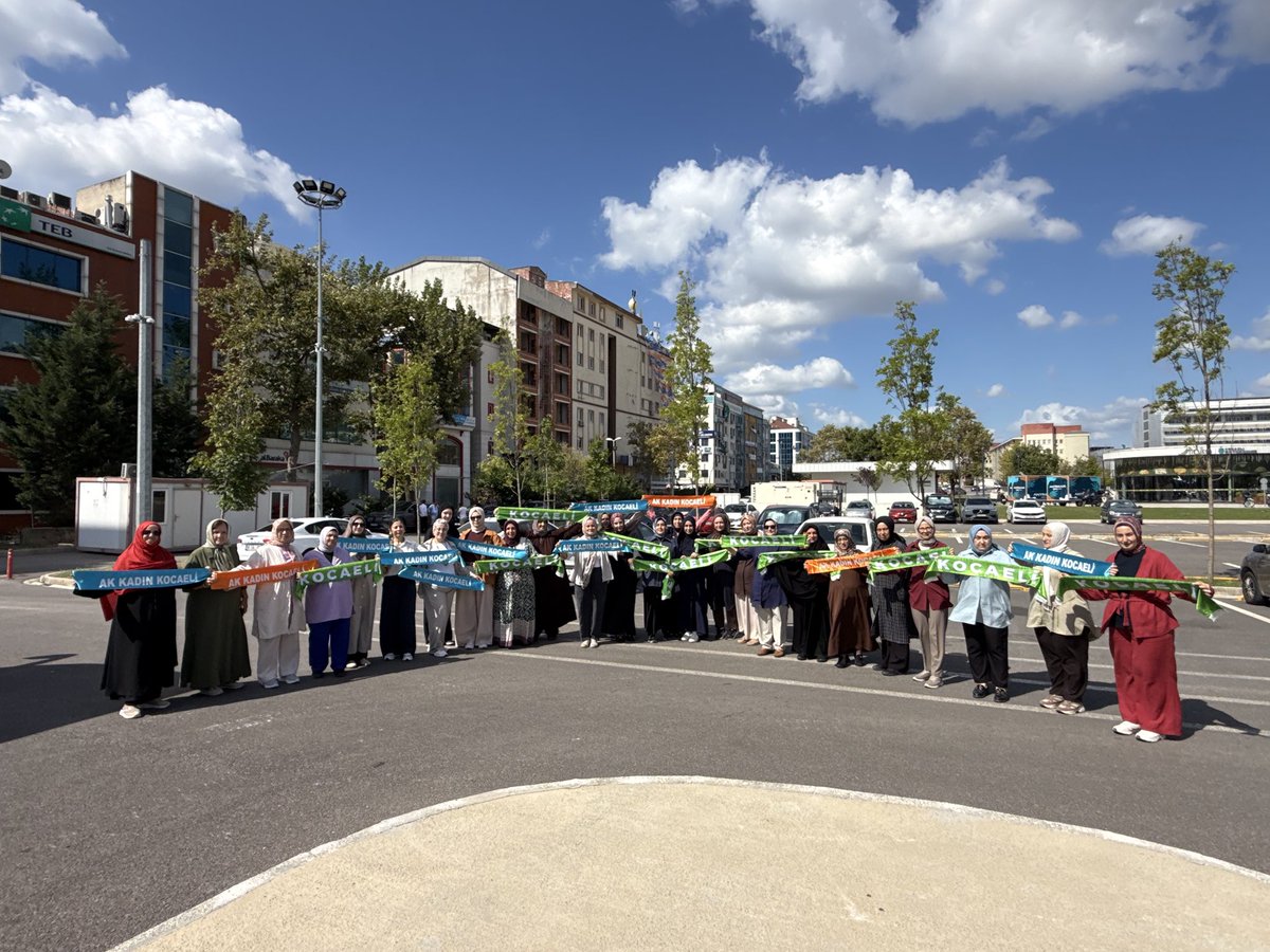 akkadinizmit41's tweet photo. 25 Yılın Gururuyla

25 yılın emeği, inancı ve büyük Türkiye yürüyüşünün gururunu hep birlikte yaşıyoruz.

Bu kutlu davanın lideri, Genel Başkanımız ve Cumhurbaşkanımız Sayın @rterdogan ’ın öncülüğünde nice yıllara, nice güçlü yarınlara… 🇹🇷

#AKParti25Yaşında
 
@tugbaisikercan 
@yyaseminozdemir
