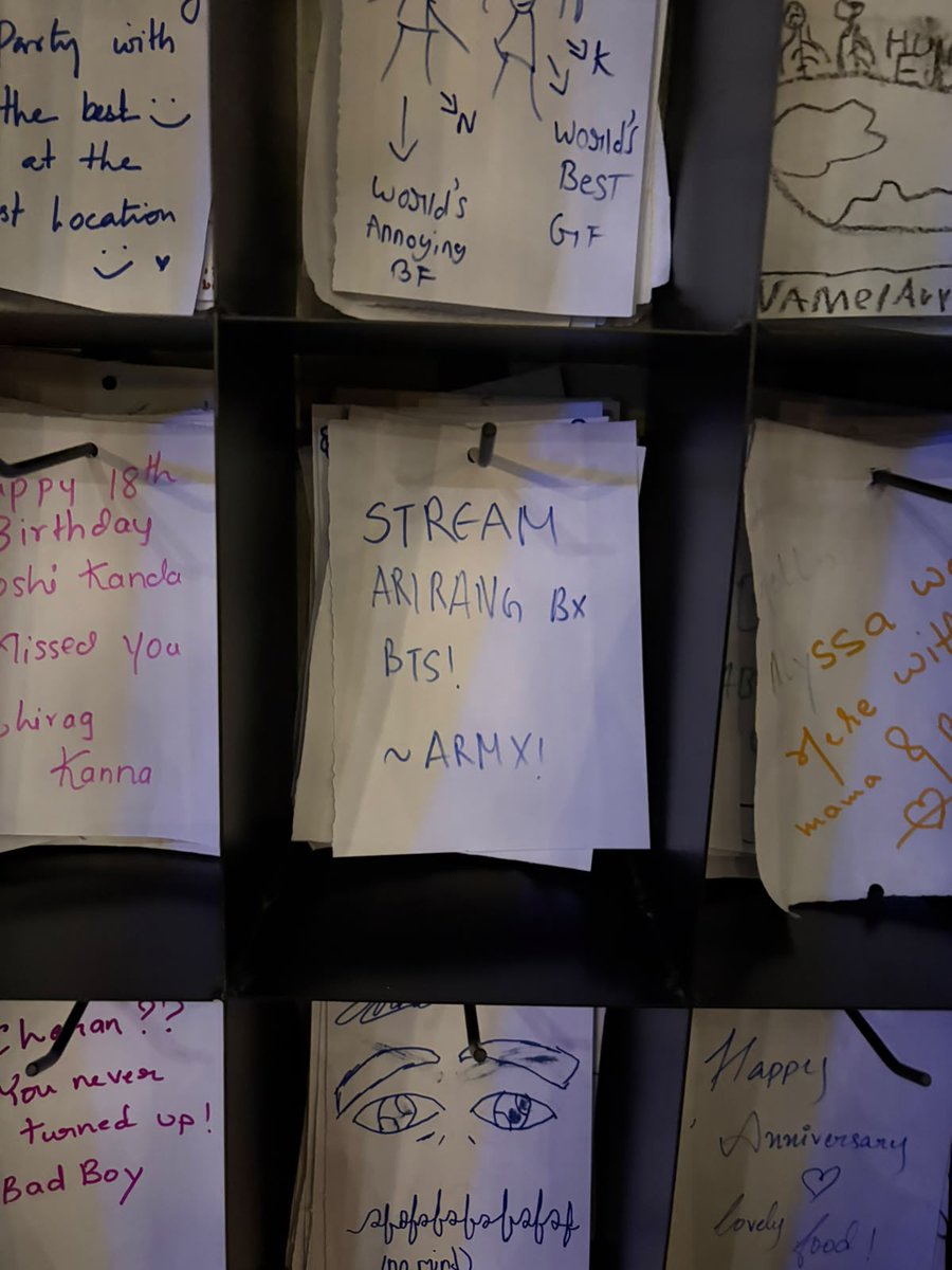 hopecakee's tweet photo. Promoting arirang in my fav restaurant part2! https://t.co/VPl4VowZCm