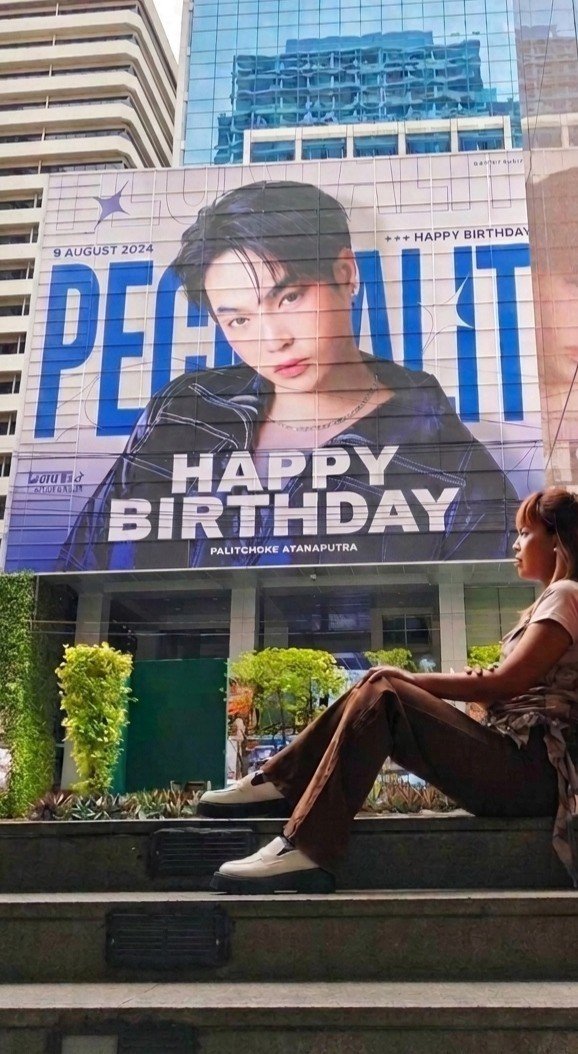 Minihartlovely's tweet photo. #เป๊กผลิตโชค
#PeckPaLitChoke️
เพิ่งรู้ว่ามีมุมถ่ายตรงนี้  ได้รูปออกมาสวยชอบมากๆ https://t.co/1FY3JEhZEa