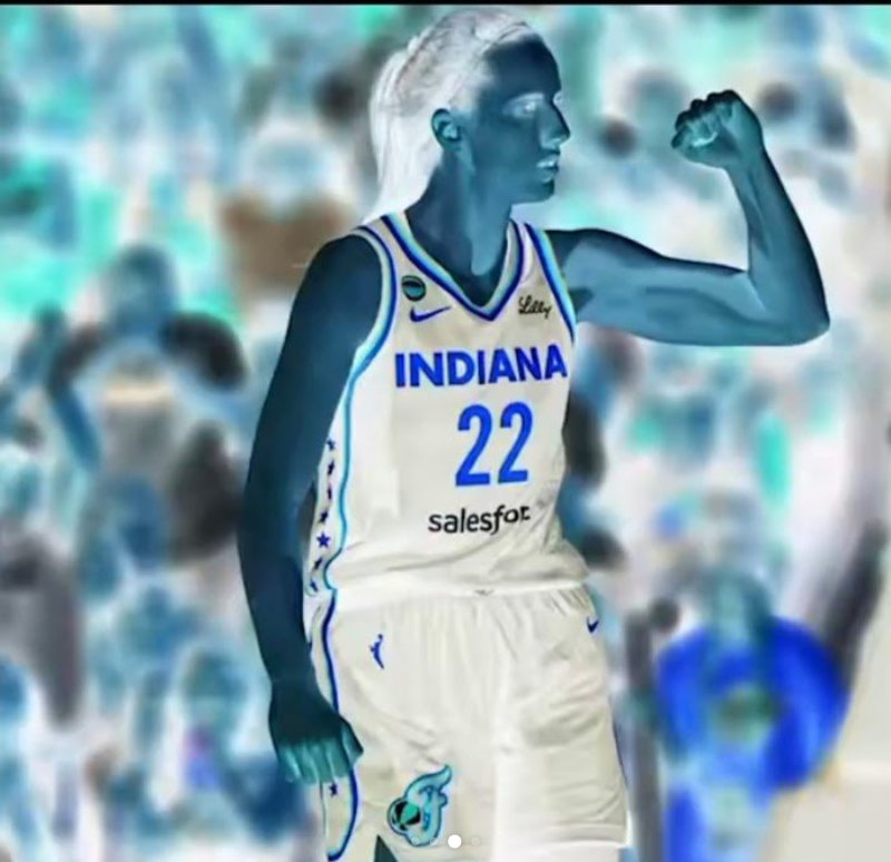MrSpiritsRaven's tweet photo. @Kendostart3 This is What MAKES #CaitlinClark The #GenerationalPhenom #TheYoungGOAT🐐 #TheFaceOfTheWNBA
She MAKES Those AROUND HER Great https://t.co/bWkwMmA3wS
