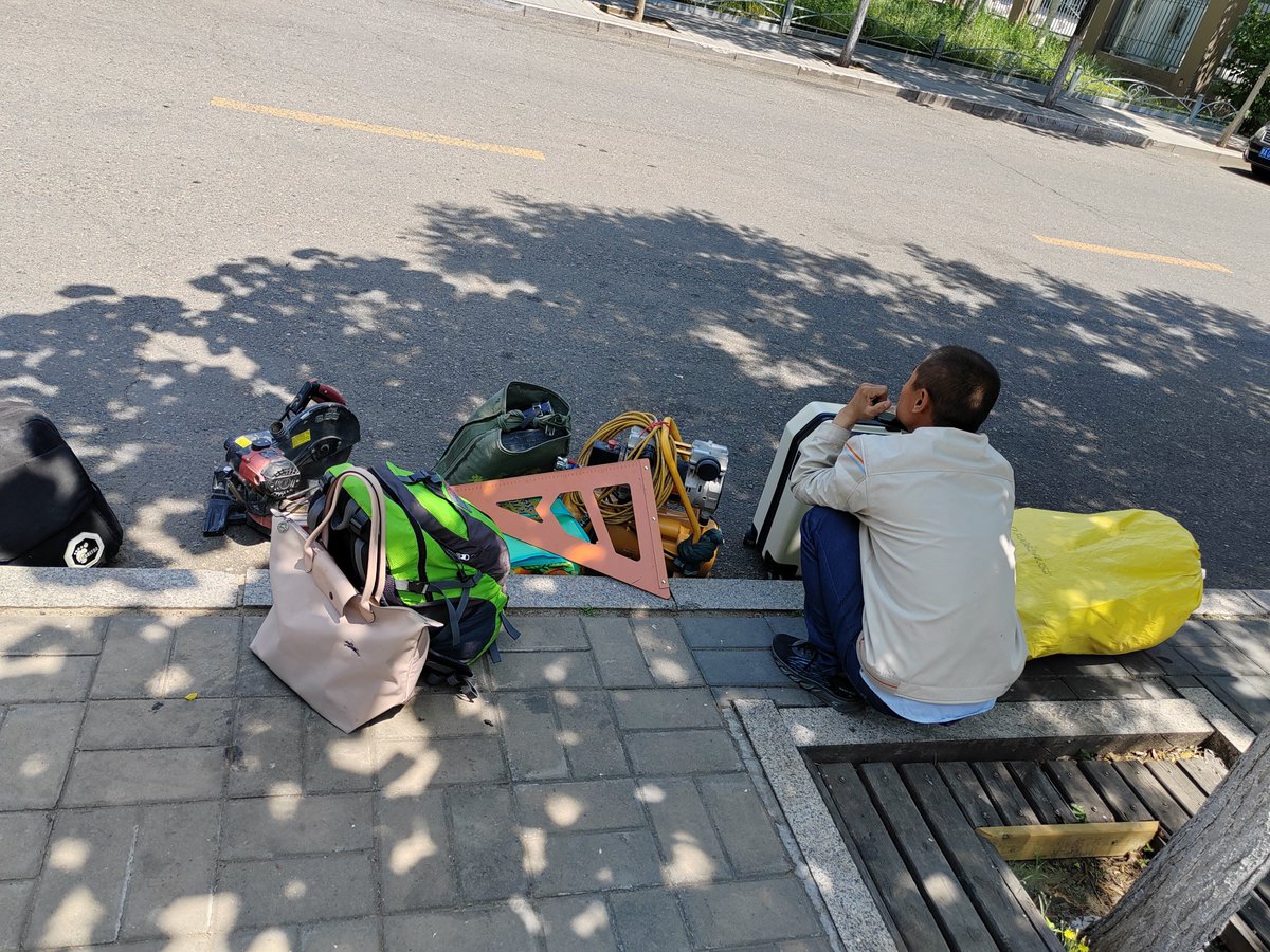 _IsItJustMeOr's tweet photo. When my bike chain broke at a dark bus stop, a stranger stopped, fixed it in 10 mins, and didn’t let me pay. Random kindness hits different. https://t.co/08PXPbzq9z