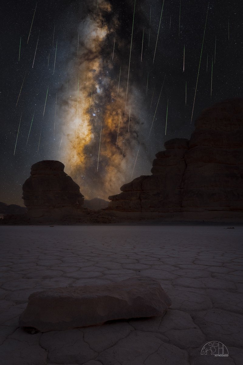 AstroSaeedBD's tweet photo. تحت سماء العلا ومن أرض الحضارات، صورت زخة شهب البرشاويات من أمام ذراع مجرتنا المهيب 🌌🔭☄️ https://t.co/PuXmbXCzVe
