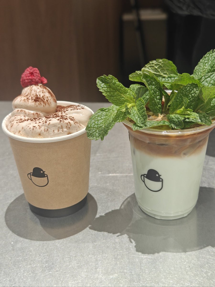 Holly2044701's tweet photo. [Just tried homemade matcha ice cream with fresh berries on top  – pure weekend bliss!]， https://t.co/GYHtP6IsSx