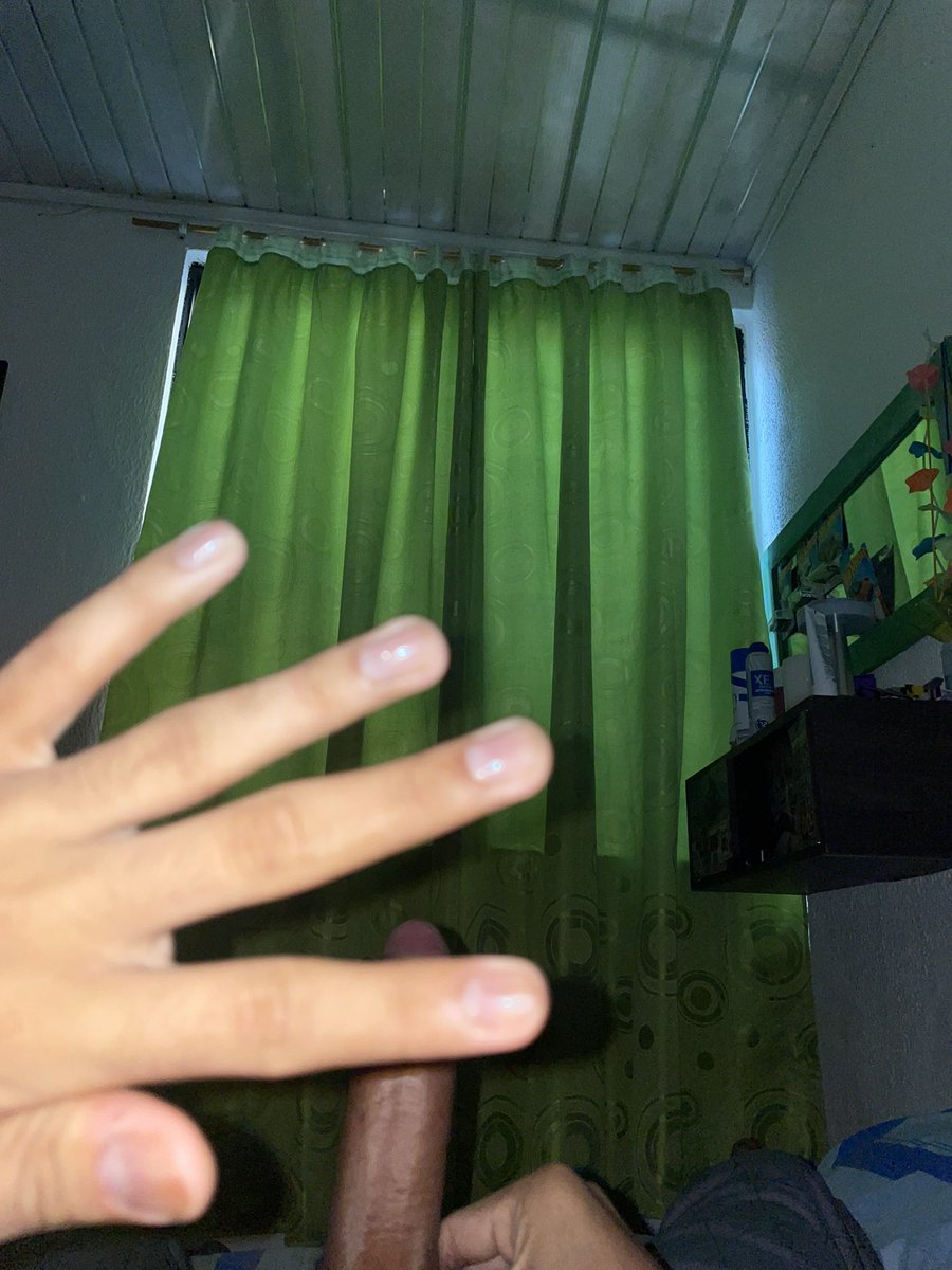 https_juanitoo's tweet photo. Les quería mostrar mis uñas pero la cámara no enfoco 😞 https://t.co/wsoMTNyJ0k