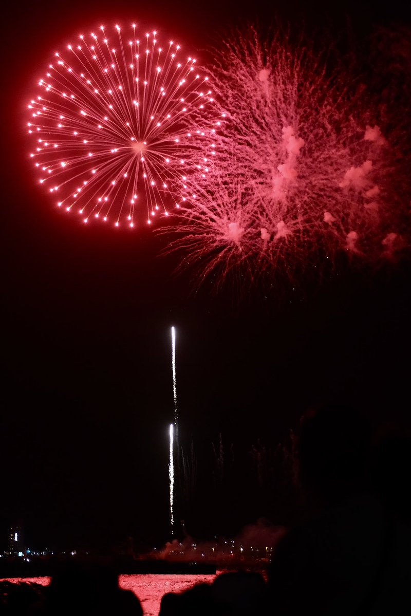 flamintsx's tweet photo. hanabi kemaren di ito, first time nonton matsuri se gede ini selama 3th di jepang

(soalnya tiap natsu gw lembur) https://t.co/cjhDd7Jr1M