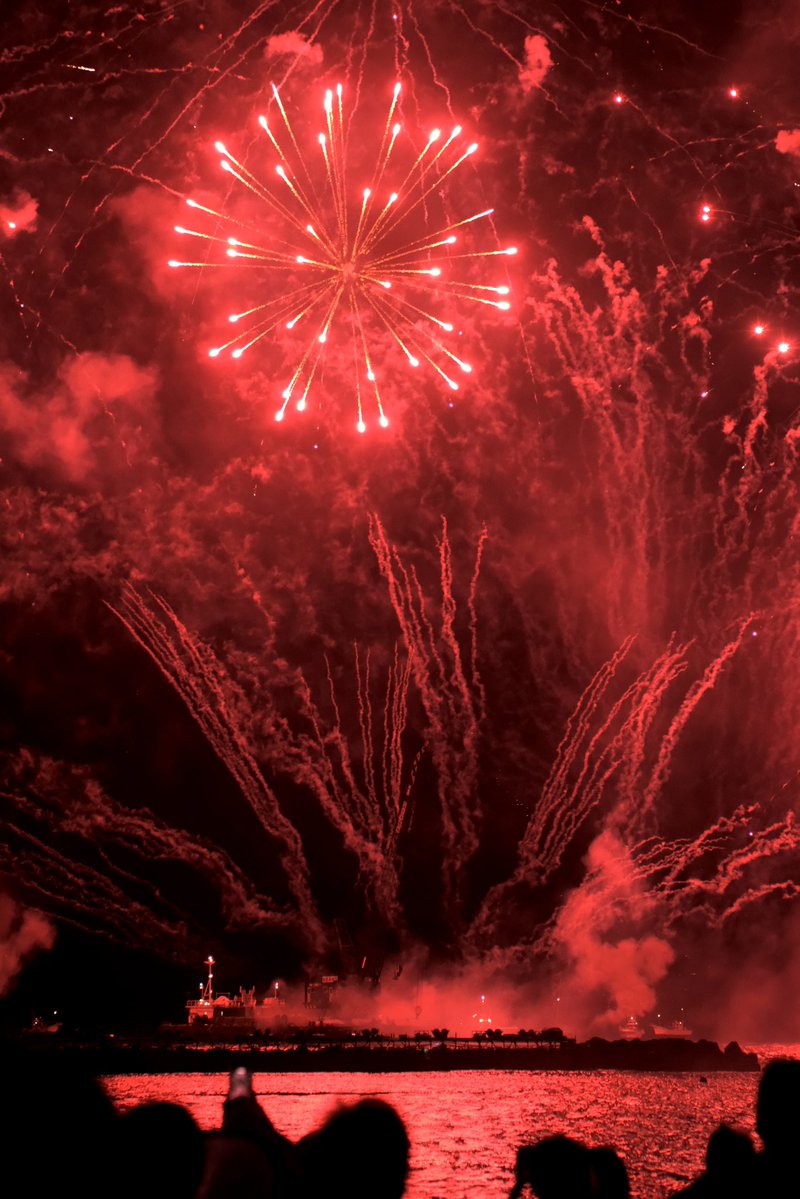 flamintsx's tweet photo. hanabi kemaren di ito, first time nonton matsuri se gede ini selama 3th di jepang

(soalnya tiap natsu gw lembur) https://t.co/cjhDd7Jr1M