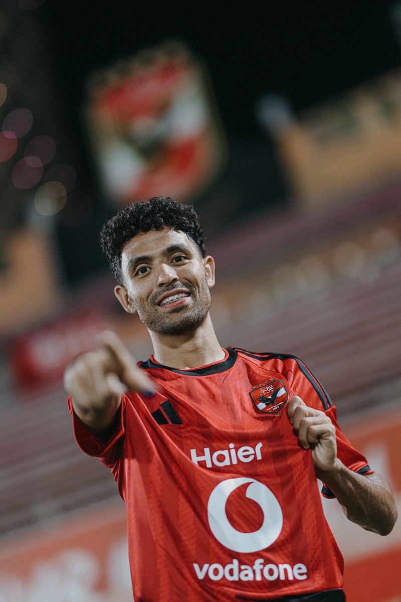AlAhly's tweet photo. توفيق محمد بقميص أعظم نادي في الكون 😍🦅 https://t.co/NjDIA53yCB