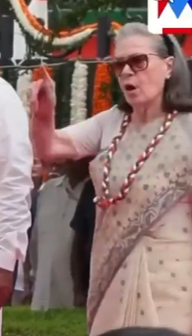 ChelurNira33167's tweet photo. @desishitposterr Such Hatefully Intolerant VILENESS!
She said NO!
Then She Screamed STOP!!
Then started Angry Gesticulation to STOP again!!
And stood like a Statue with an Evil Aura of Hate,Anger and Contempt!
ALL FOR "VANDE MATARAM"!!
She is a Vatican-Sharia-Crypto-Version of Owaisi!!
🤬🤬😡😡 https://t.co/fz4vfQ8KqA