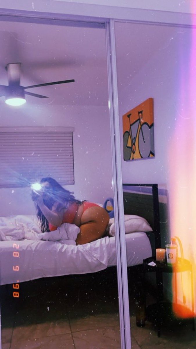 coolmindonly's tweet photo. Wanna give me back shots ?🥹💕 https://t.co/laTuxn4WhS