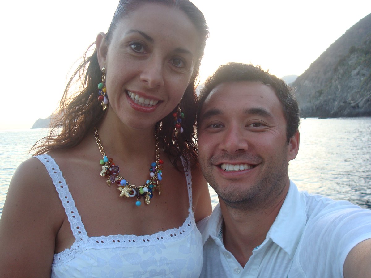 ChuckThompsonX's tweet photo. @LUVO786 Beautiful seaside towns #CinqueTerre #Italy Can’t wait to go back @mizzpaty ⛵️🇮🇹🍷 https://t.co/h5AjYMMdPg