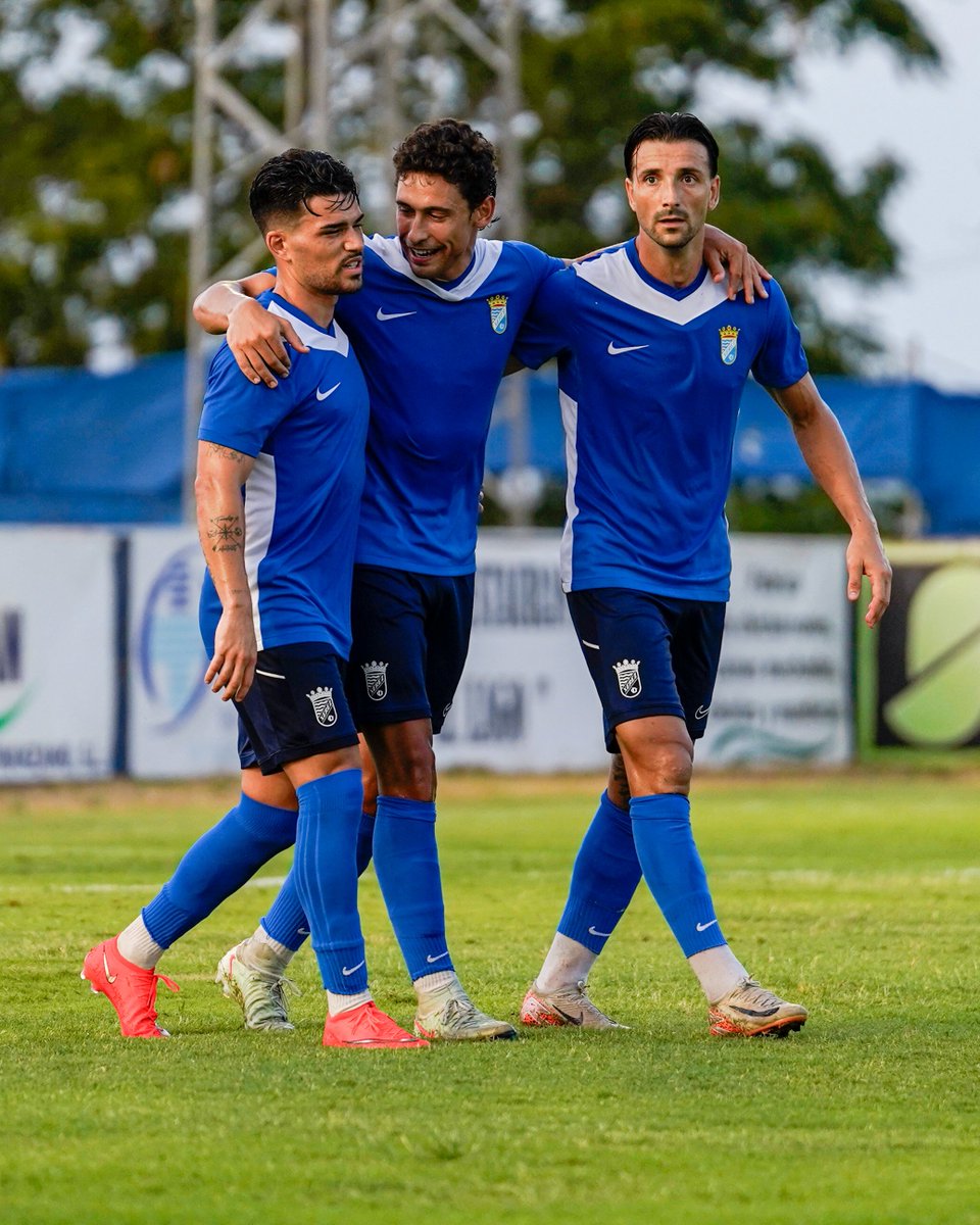 XerezCD_OFICIAL's tweet photo. ⏱️ 27' | ¡G⚽L DE JAIME LÓPEZ! 

#BetisCXerez 🟢 0️⃣ -1️⃣ 💙

#PretemporadaXerez https://t.co/P8T9wgNI7K