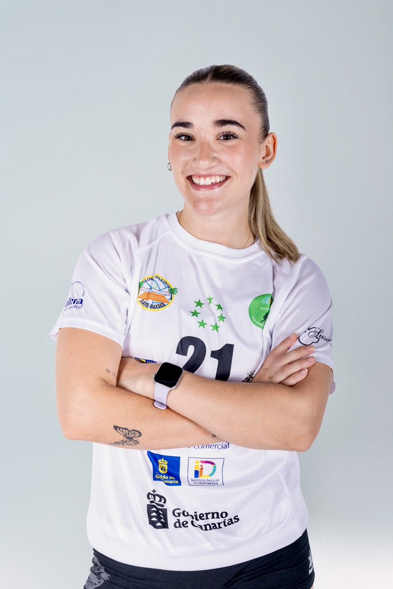 BoiroVoleibol's tweet photo. 🇮🇨 Lidia Figueira, renovou co Club Voleibol Sayre Mayser.

👉 A boirense repetirá experiencia na Liga Iberdrola, máxima división do volei nacional, defendendo as cores do equipo grancanario por segundo ano.

💙 A por todas, Lidia!

#ANosaCanteira | #JEALSA | #BoiroÉVolei https://t.co/woUotZbpy3