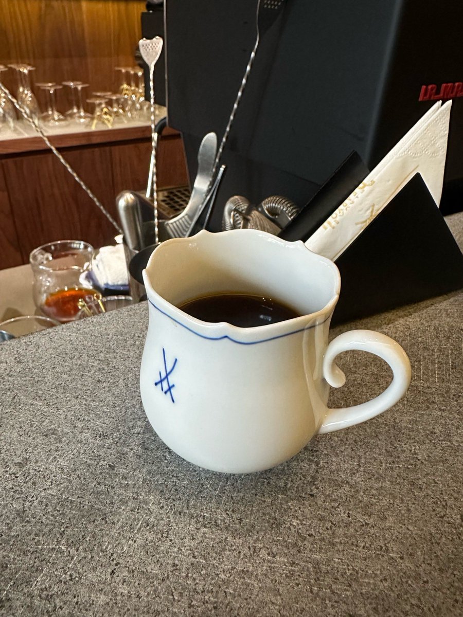 Bshawt2's tweet photo. Just tried coffee infused with edible flower petals u0026 it’s a game-changer—subtle floral aroma + smooth bite = my new morning ritual. https://t.co/j3Sv3YKQcB