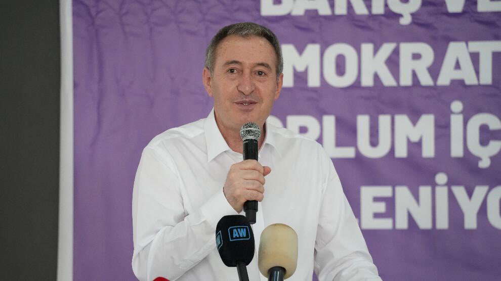 askeristihbarat's tweet photo. Bakırhan:

“Bu adımdan sonra Kürt'ün dil talebi gelecek. Kürt'ün kendi dilini konuşması bu ülkeyi küçültmez, büyütür” https://t.co/nRBa6mUiDc