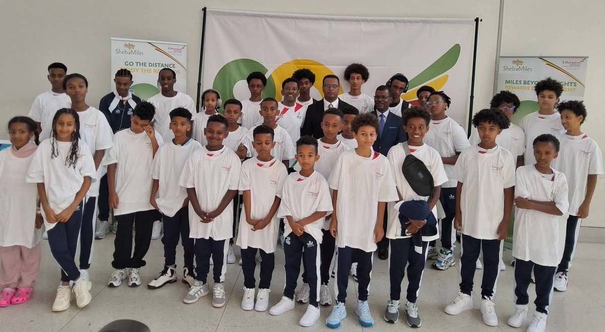 MFAEthiopiaFR's tweet photo. L'ambassadeur de l'Éthiopie au Canada, Theodros Girma, a souligné l'importance de renforcer les liens entre les jeunes générations de la diaspora éthiopienne et leur pays d'origine, alors que près de 120 jeunes Éthiopiens de la deuxième génération. https://t.co/XFDlJADrqZ