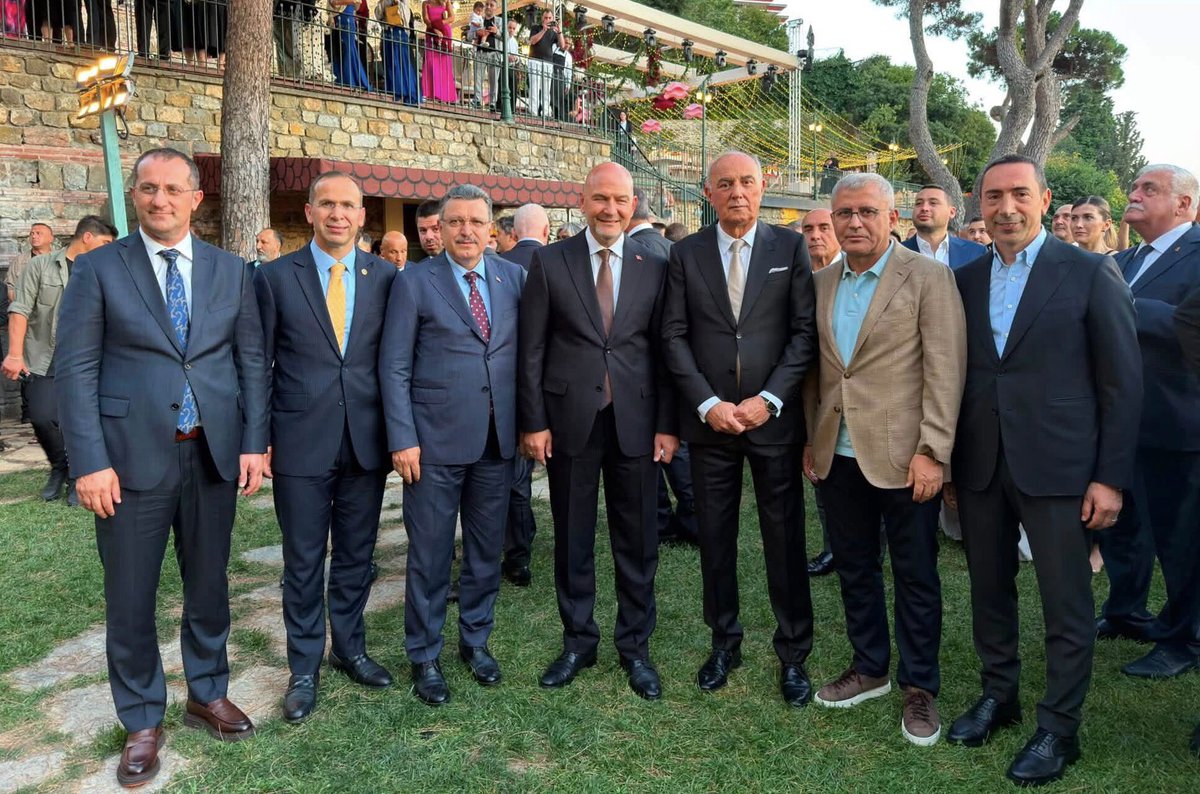 salihcora's tweet photo. Kamu Gözetimi, Muhasebe ve Standartları Kurulu Üyesi, hemşehrimiz Sn. Abdi Serdar Üstünsalih’in kıymetli evladı Arda ile Gezici ailesinin biricik kızı Güneş’in nikâh merasimine katıldık.

Sevgi, saygı, sabır ve sadakat içinde mutlu bir ömür diliyorum.

Tebrik ederiz. 👏🏻 https://t.co/FIZkTllNxR