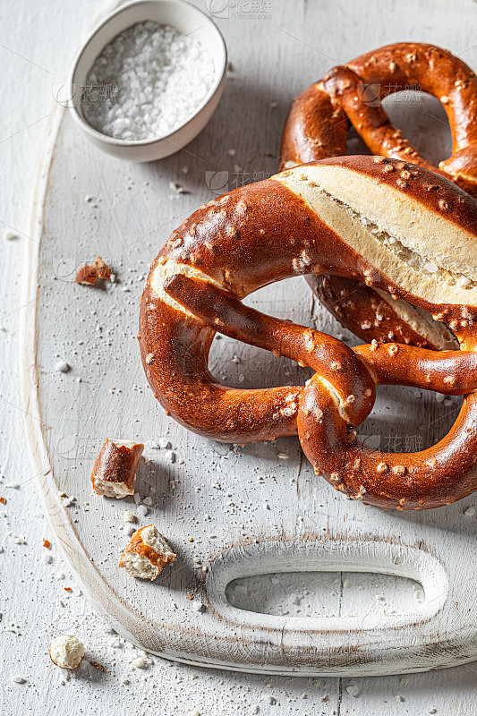 ALangworth72691's tweet photo. Treat yourself and share the yummy snack joy with friends!  Today’s crispy pretzel bites are perfect for afternoon tea or quick cravings—no snack time is complete without a little shared fun. https://t.co/iAMtCDZpL4