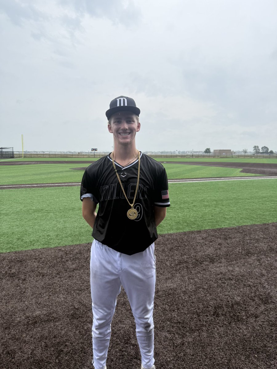 BradLandgrebe's tweet photo. 17/18 @pitch2pitch Black with 5-3 W in game three.

@Broganstowe28 H BB RBI SB
@Kyle_K_baseball H R RBI

$$ man of the game
@J_bulthuis W 7IP 4H 3BB 8K 3R; 3B BB R RBI https://t.co/MgRgTZPK07