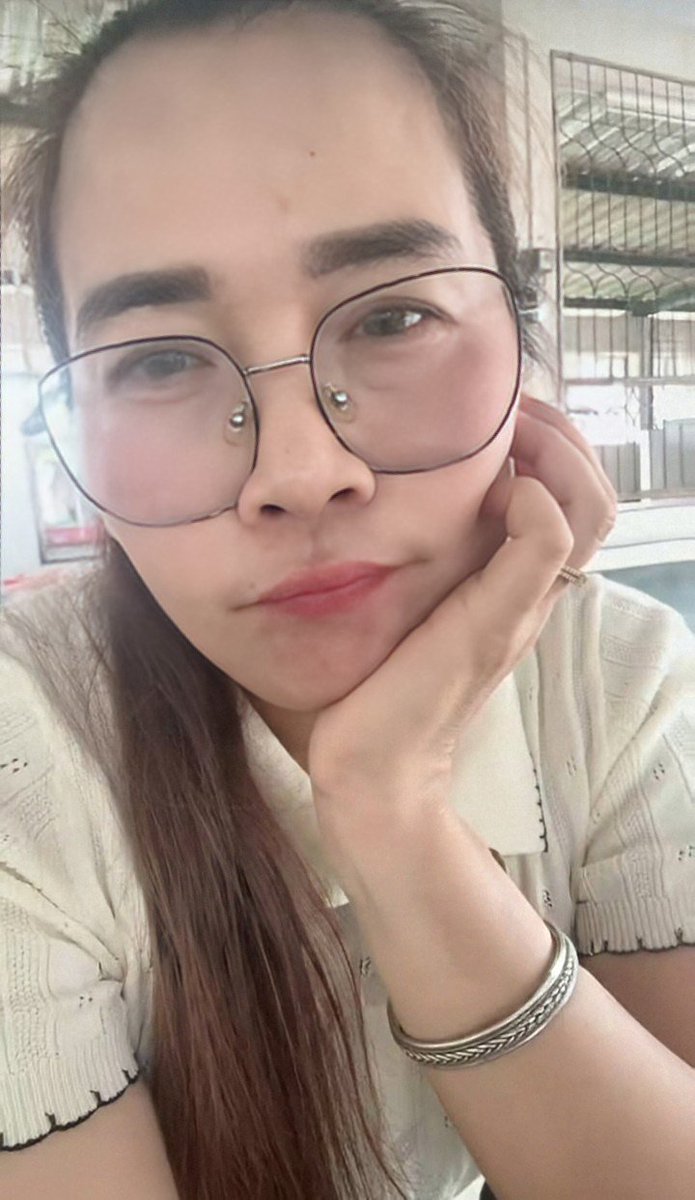 khru_hiy's tweet photo. เด็กโทรมาหาบอกว่าพรุ้งนี้คุณครูโดนผมเย็ดแน่นอนอะ ครูบอกเด็กว่าอยากโดนเย็ดตอนนี้เลยอะคะ เด็กบอกให้ใจเย็นๆพรุ้งนี้โดนเย็ดแน่ๆ ครูบอกอีกว่าเย็ดสดแตกในนะคะ เด็กบอกได้เลย https://t.co/9NYBsitFlB