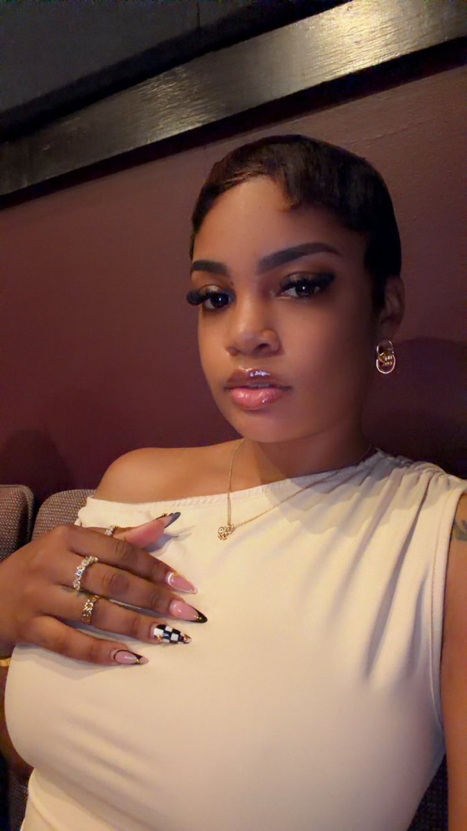 Msneat__'s tweet photo. Date yourself 💋 https://t.co/U7bweDsSRd