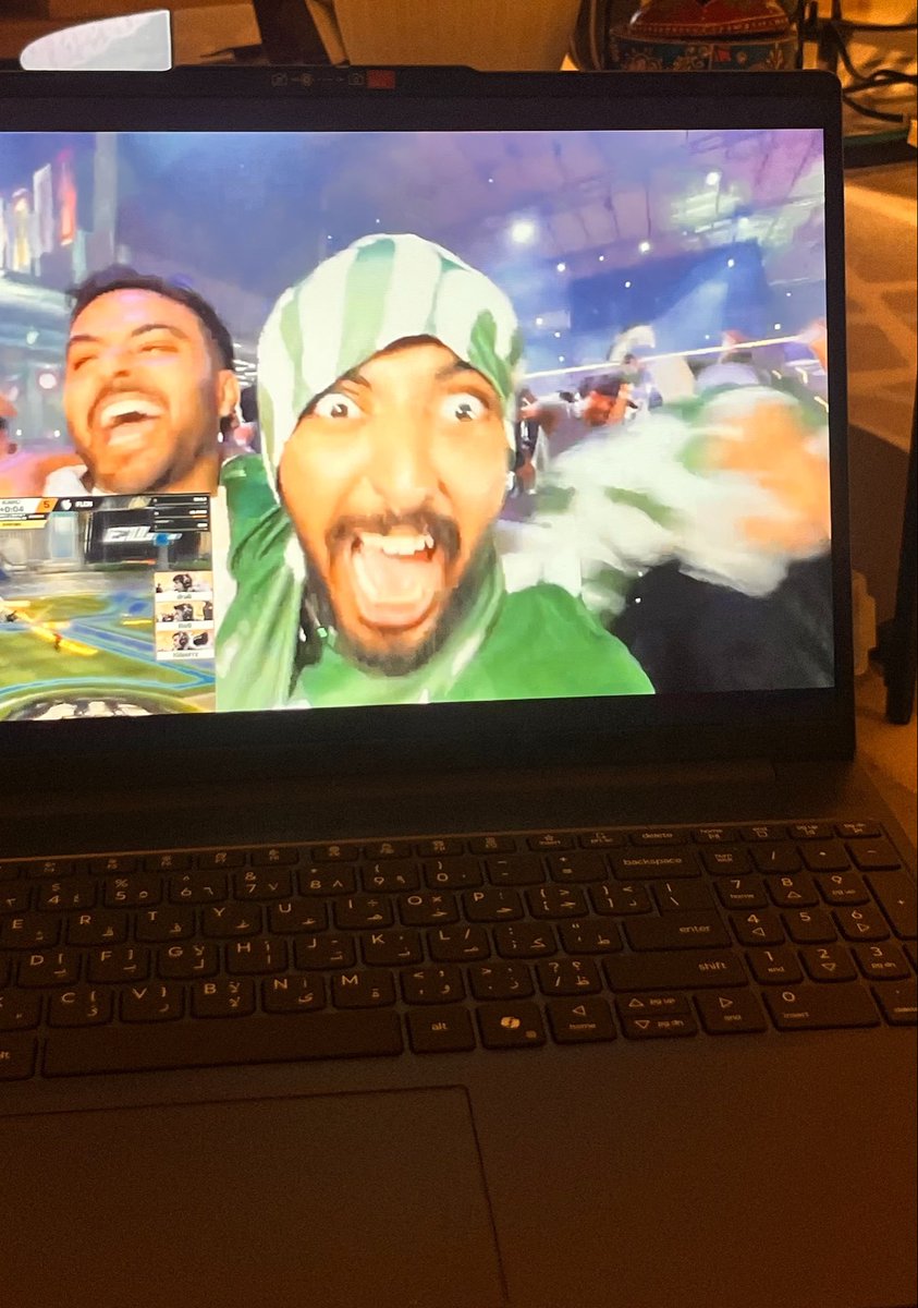 Al_les3's tweet photo. يناااس المفروض اوثق لحظه فرح مو رعب انهرررت 😭😭😭
@TheWitty21 https://t.co/zv6onlu5I2