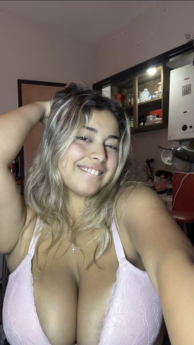 Daniellexos7's tweet photo. Who’s actually in Vegas and down to meet up. #Vegasfreaks #vegasmeetups #Meetups #Meets #Vegas #Sneakylink https://t.co/Y2Ne4vaIN6