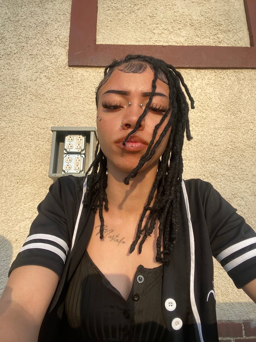 0nlyNiniii's tweet photo. Did you find me from my other account @BibiBanxxx :3? https://t.co/8SB3sIwDB4