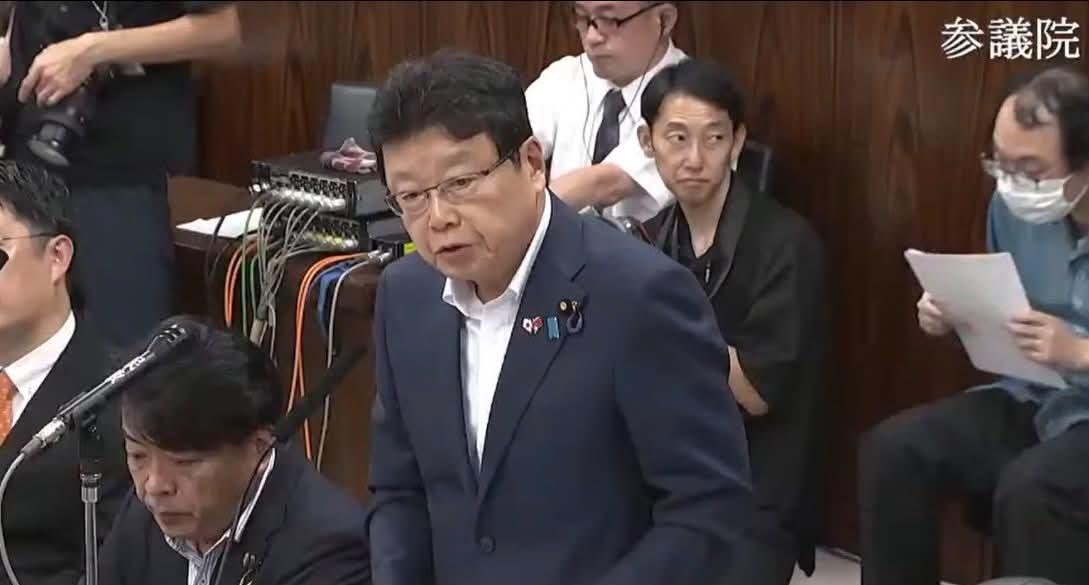 cocoRagdoll's tweet photo. 北村議員
「犯罪が多い国から1年間で60万人以上の
移民を受け入れるのは大反対です！」

大反対だって思う人？🖐️ https://t.co/7pubEO0OiN
