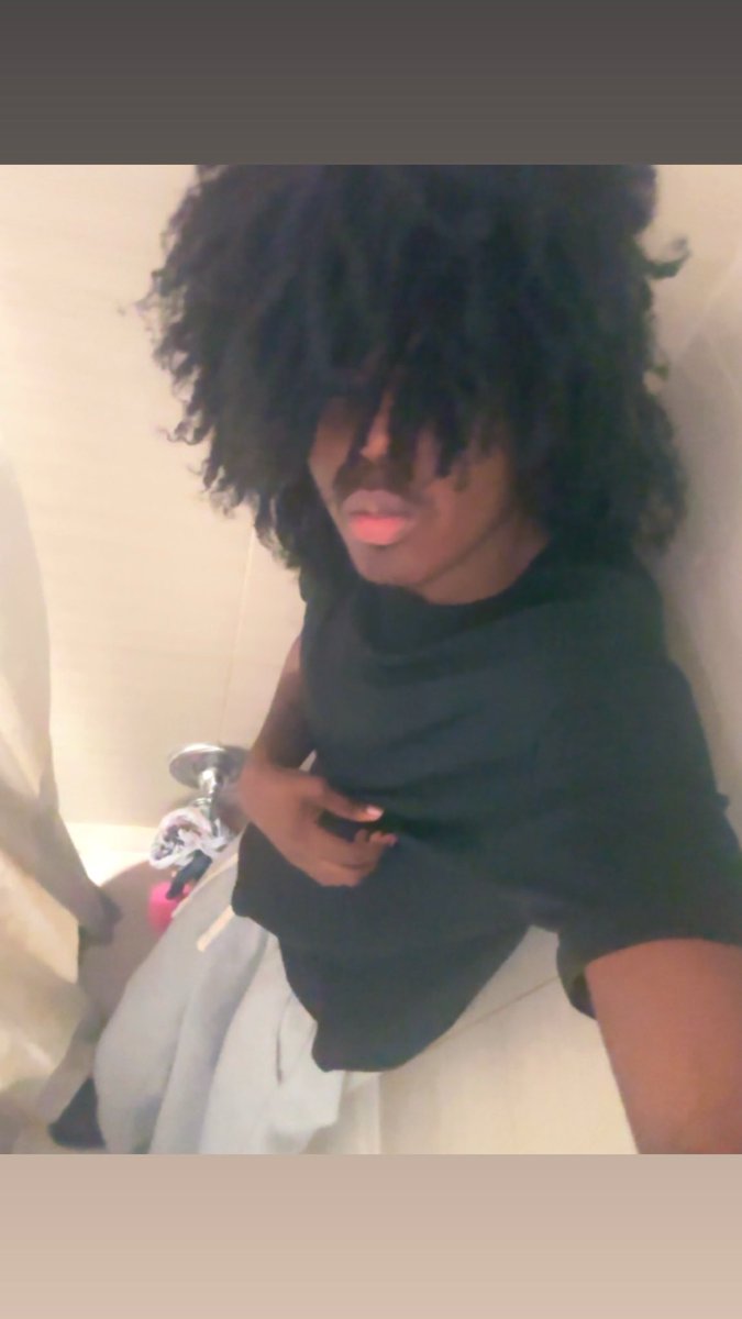 Kodablee's tweet photo. Boutta take a shower fully clothed #comboy #undergroundrap #swag https://t.co/Lt8xJH1MUQ