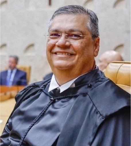 NewsLiberdade's tweet photo. 🚨URGENTE - Flávio Dino acaba de anular condenação se Romero Jucá, que poderá disputar as eleições https://t.co/8QL5G8ZTP0